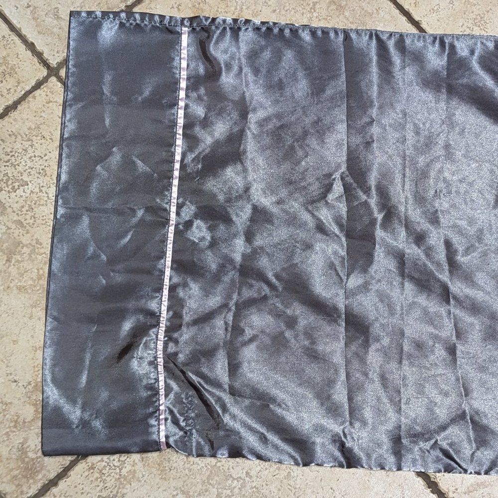 3 for $10 ⭐ Mary Kay Grey/Silver/Pink Satin Pillowcase